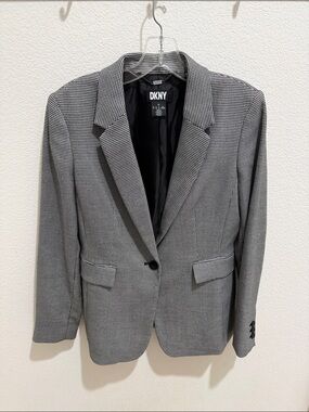 DKNY Men’s Black and White Glen Plaid Sport Coat